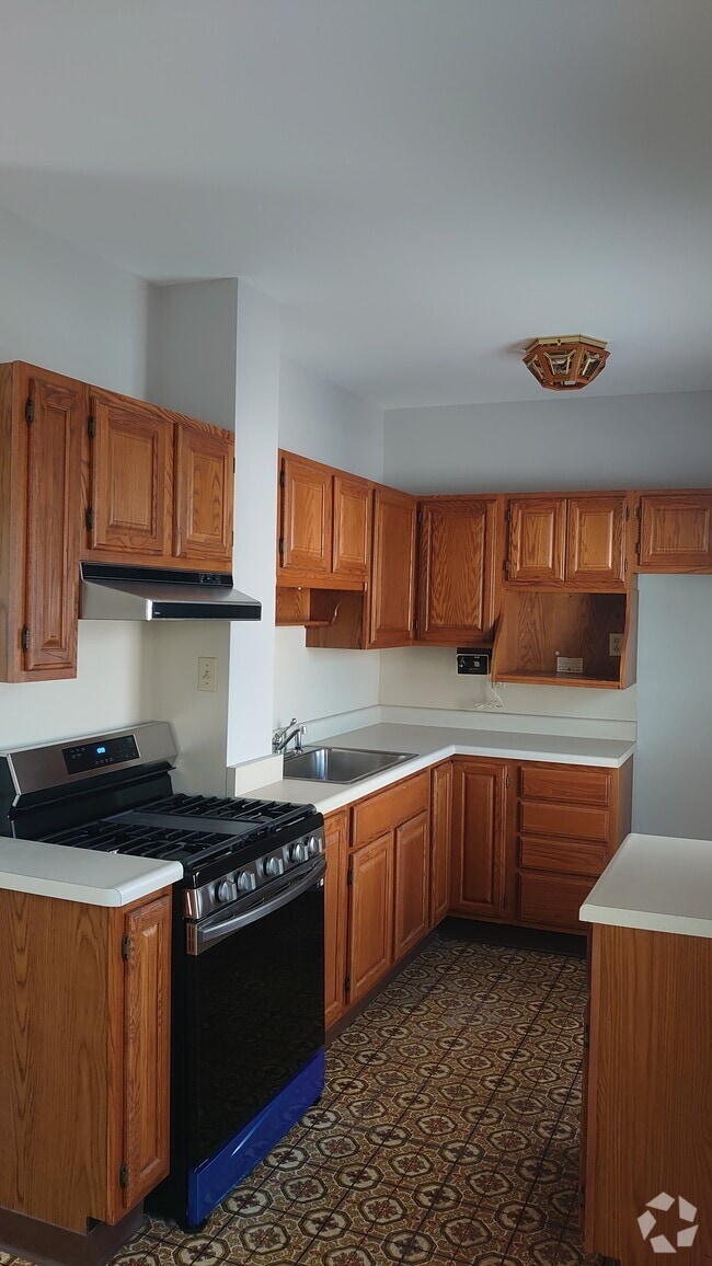 Apartments for Rent in Savoy MA with High Ceilings 1 Rentals