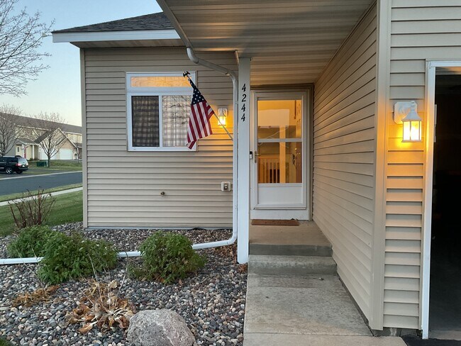 Foto del edificio - 4244 Jarmann Ln