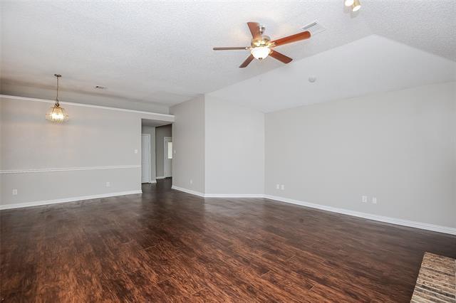 Building Photo - 808 Quail Brook Dr
