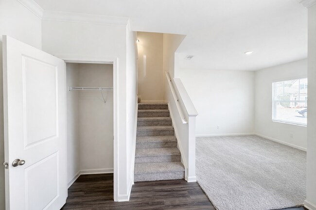 Foto del edificio - Fenced Backyard Coming Soon | Brand New 5 Bed Home in Winder/Bethlehem