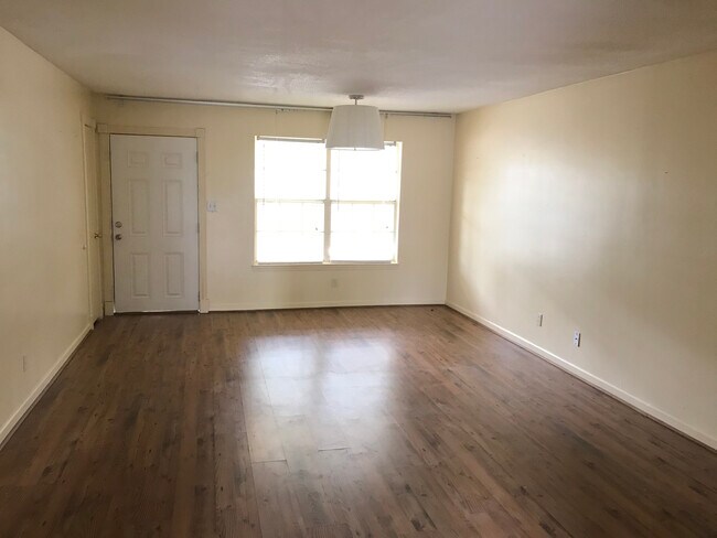Building Photo - 2819 Georgetown Dr