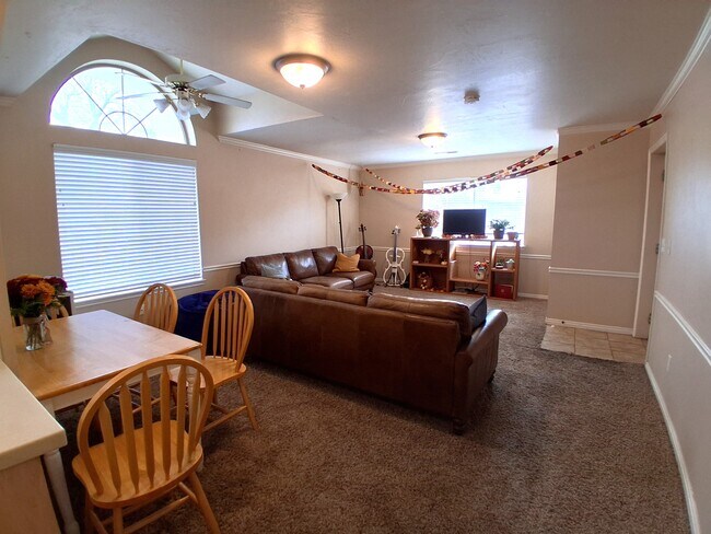 Building Photo - 577 N 100 W St