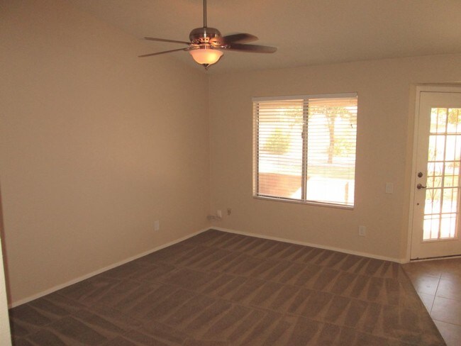 Foto del edificio - 4583 W Elgin St