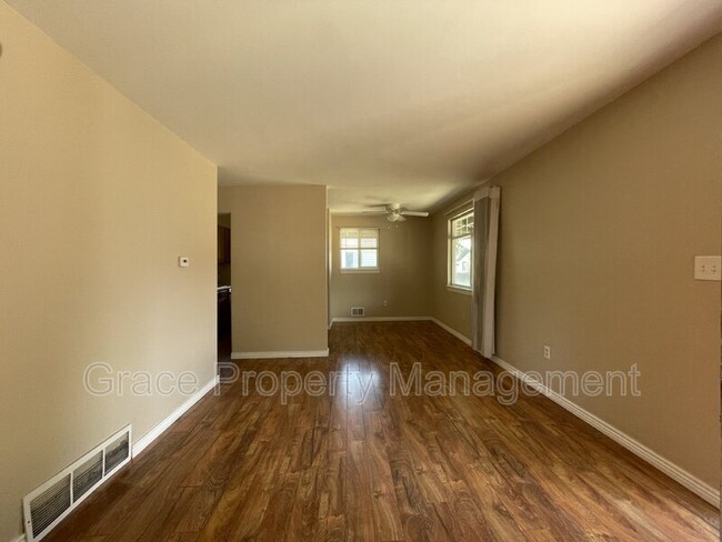 Building Photo - 1580 Taft St