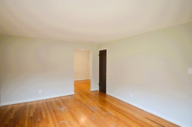 Building Photo - 3931 E Gatewood Ln