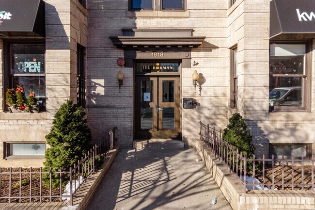 Entrada - The Kirkman