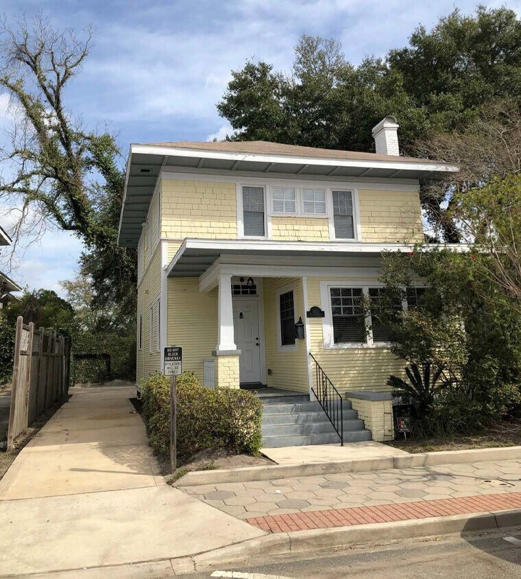 Building Photo - 1613 King St