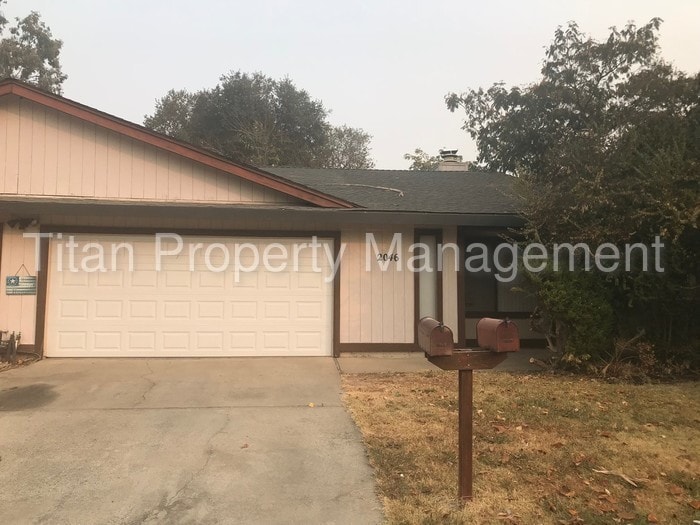 Primary Photo - 2046 Woodstock Way