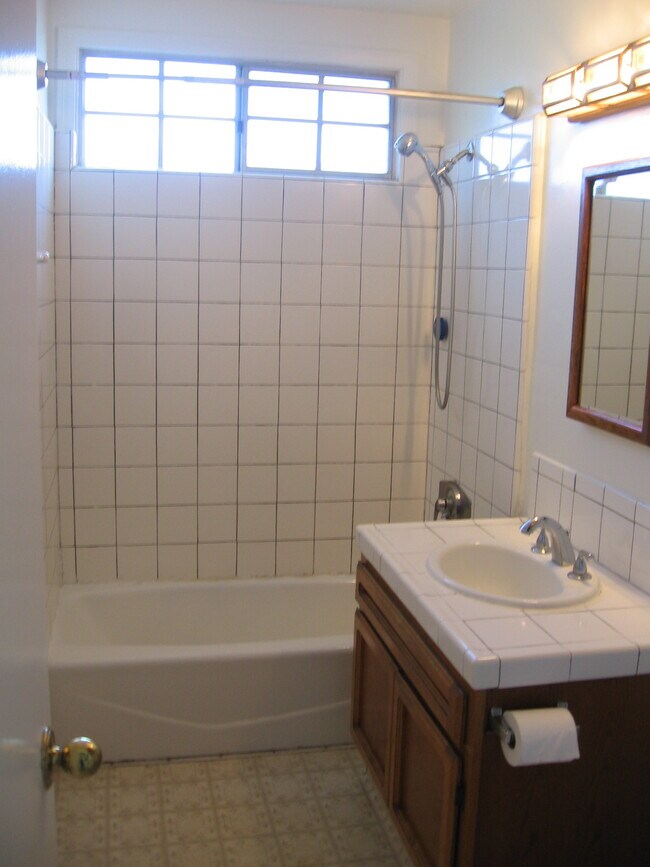 Building Photo - 3441 Beethoven St