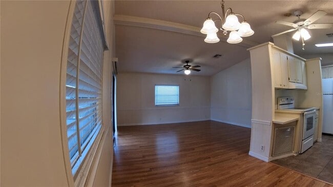 Foto del edificio - 2055 S Floral Ave