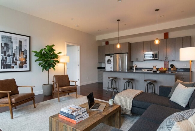 Building Photo - 460 Harrison Ave