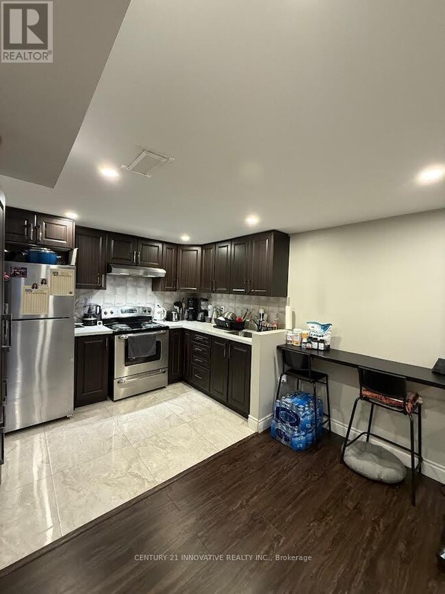 Building Photo - 6197 Duford Dr