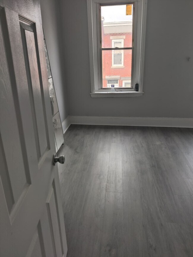 Foto del edificio - 2040 Fernon St