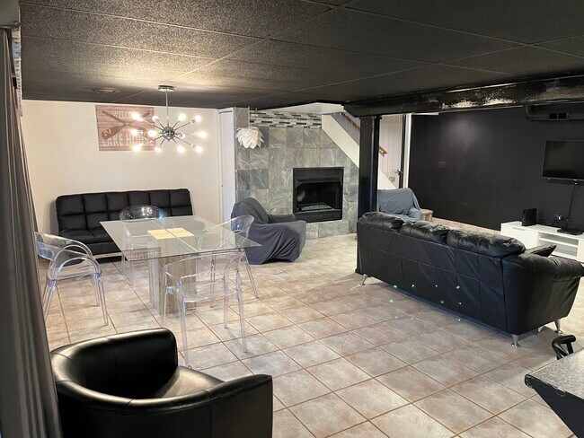 Comedor - 13211 S Egypt Shores Dr