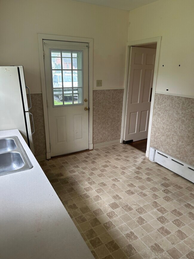 Building Photo - 310 Broad St