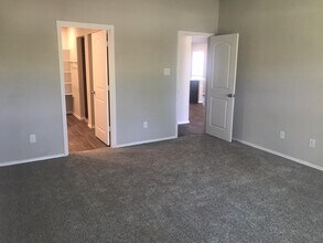 Building Photo - 16817 Lonely Pines Dr