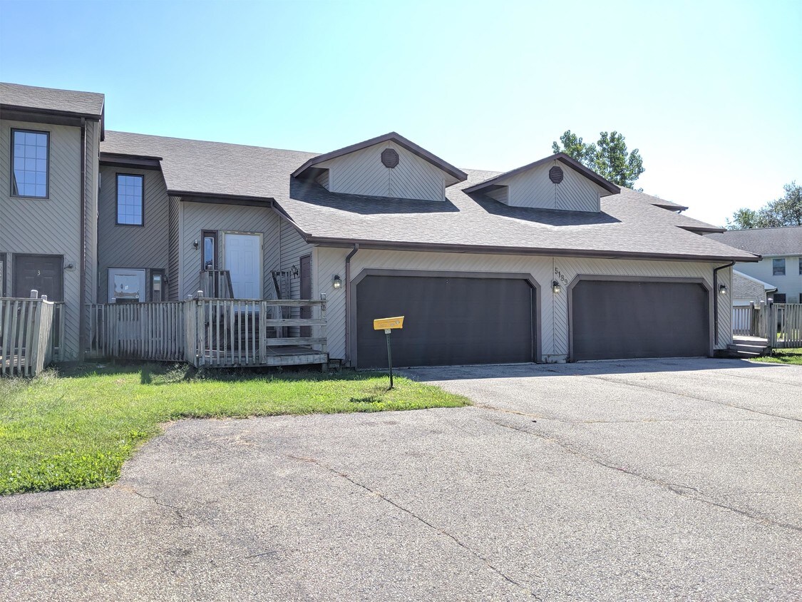 Primary Photo - 5189 Cheney Dr