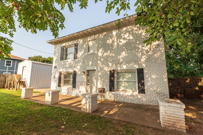 Foto del edificio - N Rosedale Ave Duplex