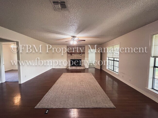 Foto del edificio - 8217 SE County Rd 1020