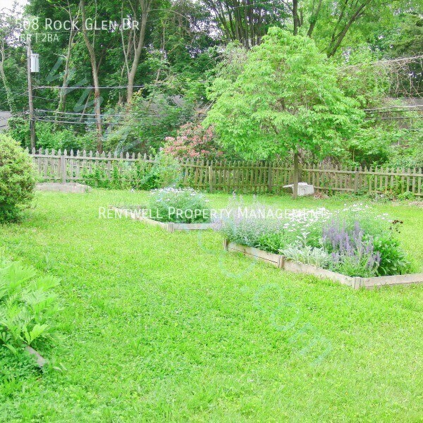 Foto del edificio - 508 Rock Glen Dr