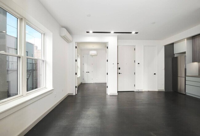 Building Photo - 225 Winthrop St