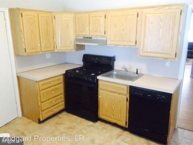 Building Photo - 3 br, 1.5 bath House - 534 Martin Street