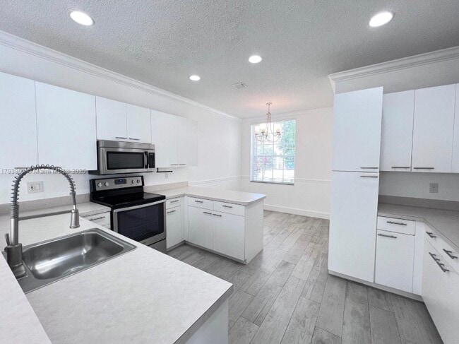 Building Photo - 725 NW 156th Ave