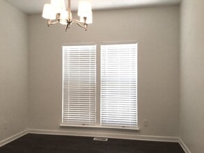 Building Photo - 7 Fawn Ridge Way