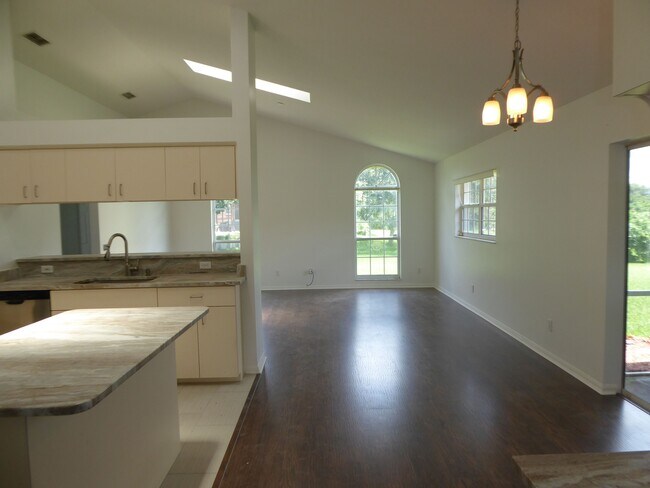 Foto del edificio - 2904 89th Ave E