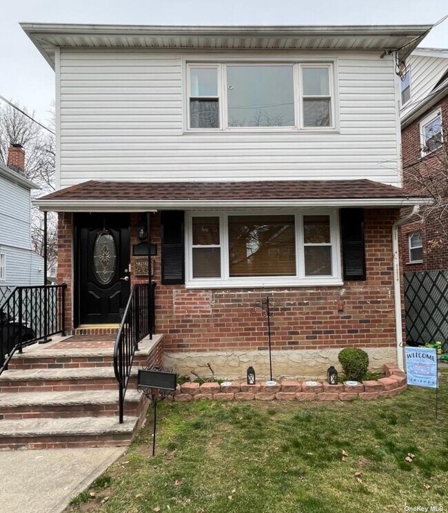 Building Photo - 164-25 77th Rd