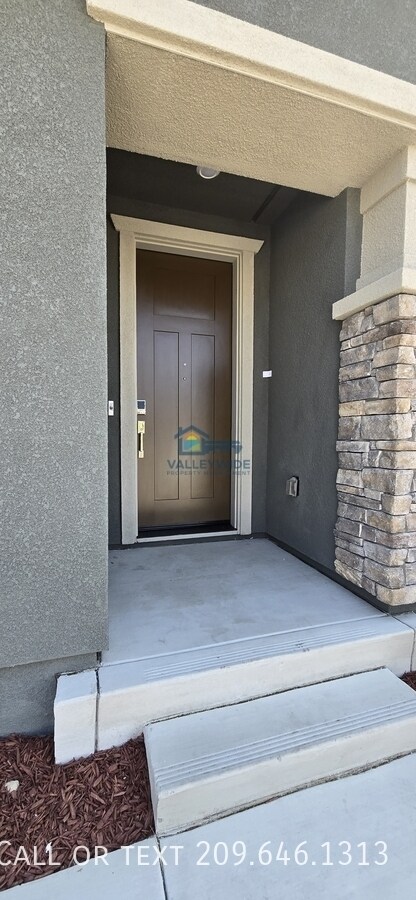 Building Photo - 1695 Placer Pl