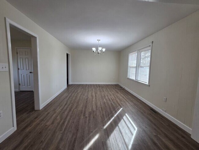 Foto del edificio - Beautiful Brick - Ranch Style Home!