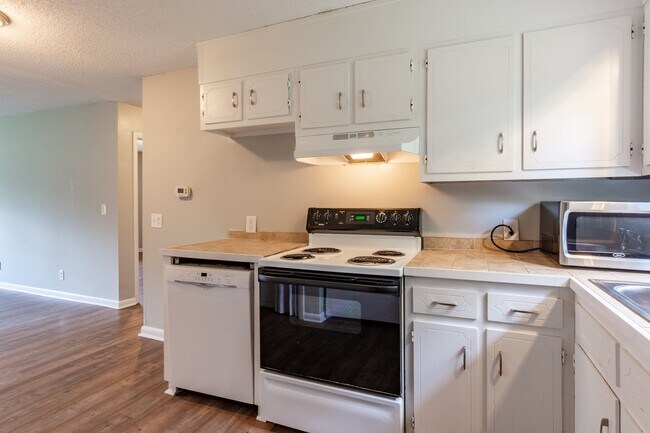 Foto del edificio - 8810 Springfield Rd
