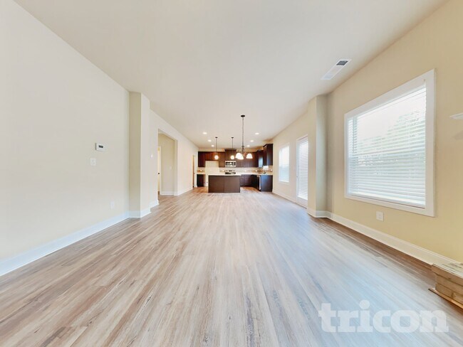 Building Photo - 121 Kennelsman Dr