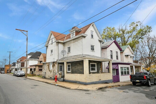 Foto del edificio - 1243 Evans St
