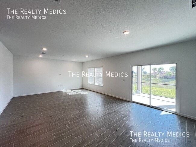 Building Photo - 9301 SW 58th Cir