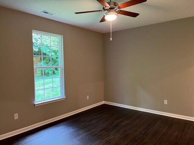 Foto del edificio - 5640 Brownstone Dr