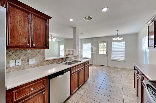Foto del edificio - 26949 Carriage Manor Ln