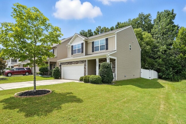 Building Photo - Beautifully Maintained 3-Bedroom Home with...