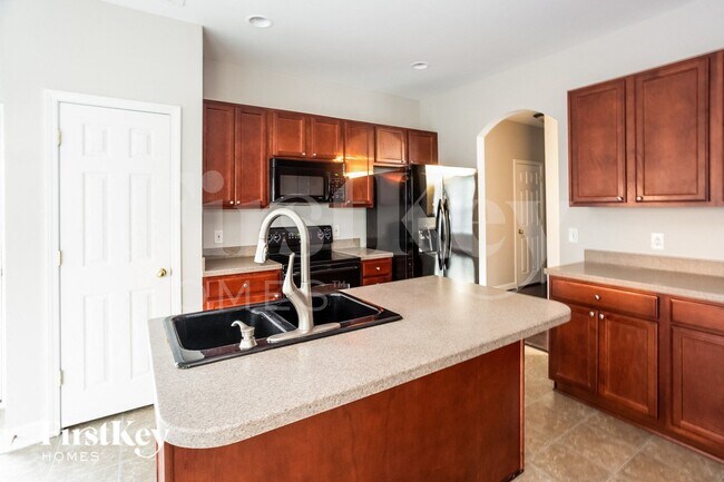 Foto del edificio - 8414 Dawson Ln