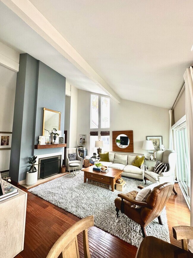 Foto del edificio - 78 Kingston Ct S