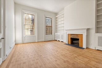 Building Photo - 413 Beacon St