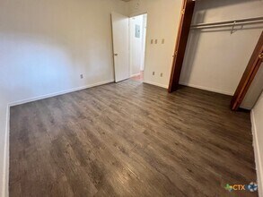 Building Photo - 511 W Hutchison St