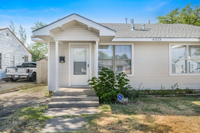 Foto del edificio - 4215 SW 11th Ave
