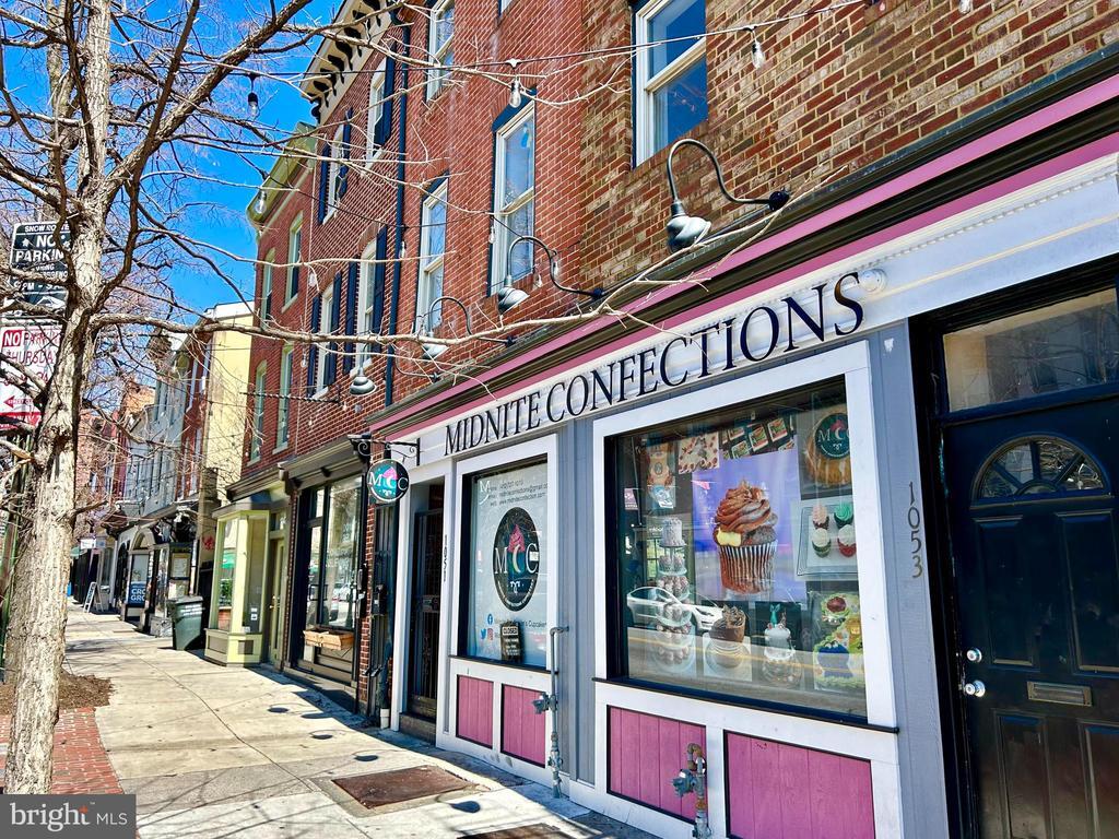 Primary Photo - 1049 S Charles St