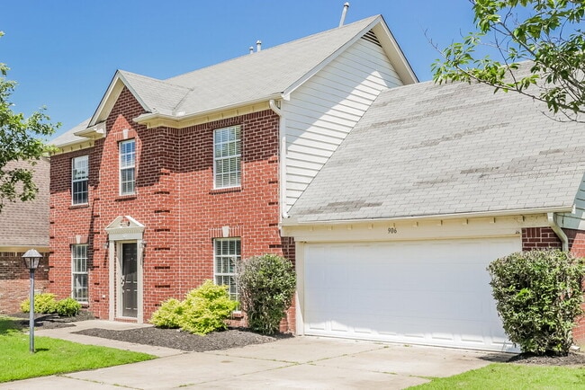 Building Photo - 906 Lakemont Dr