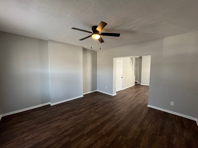 Foto del edificio - 581-583 E Starr Ave