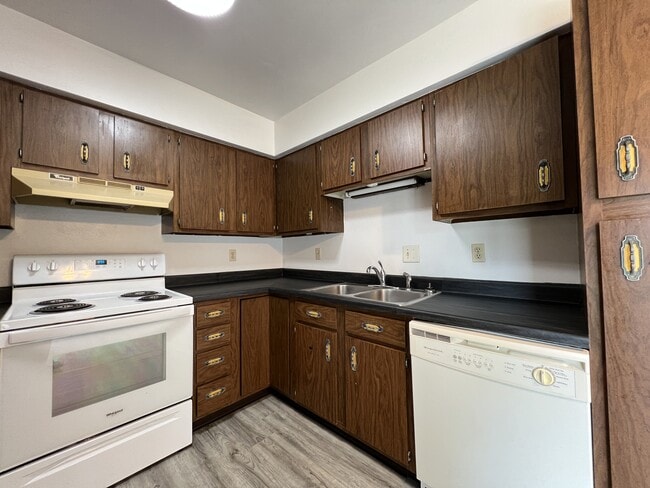 Foto del edificio - 3170 Hillcrest Rd