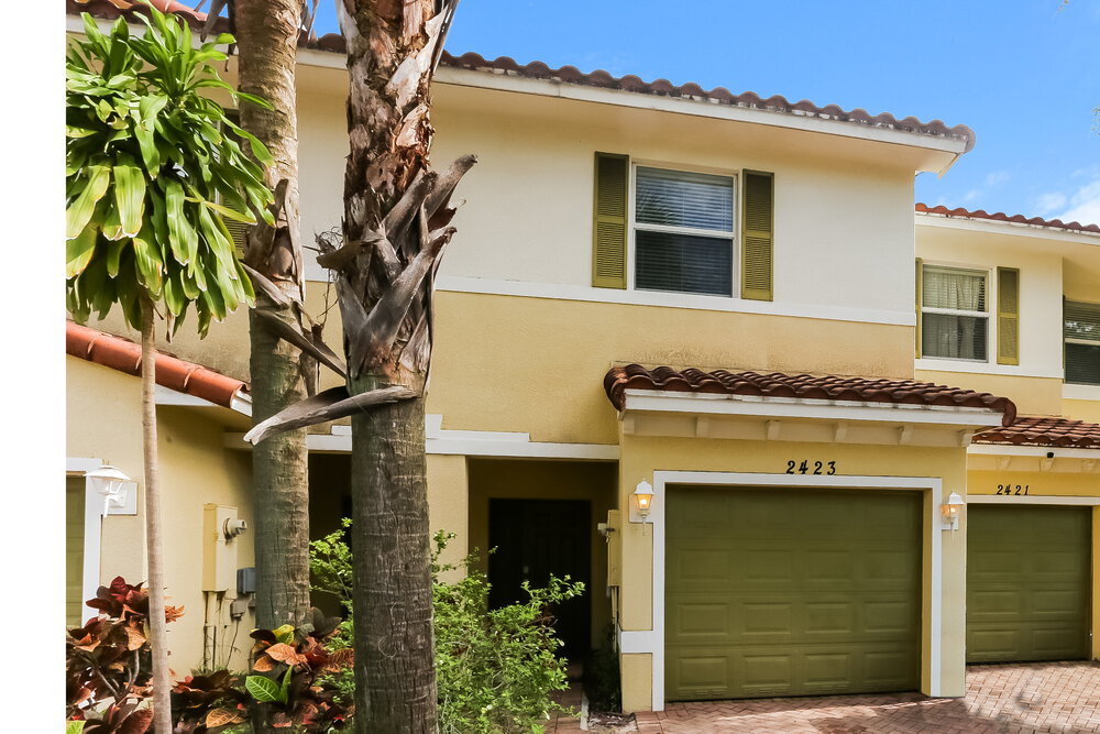 Foto principal - 2423 NW 31st Ct