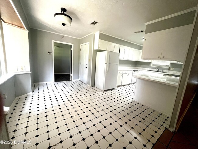 Building Photo - 5808 40th Ct